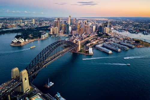 Woman plunged to death from Sydney tenth-floor hotel balcony, police investigating