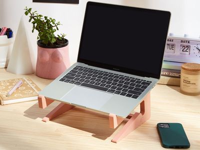 Collapsible laptop stand — Typo
