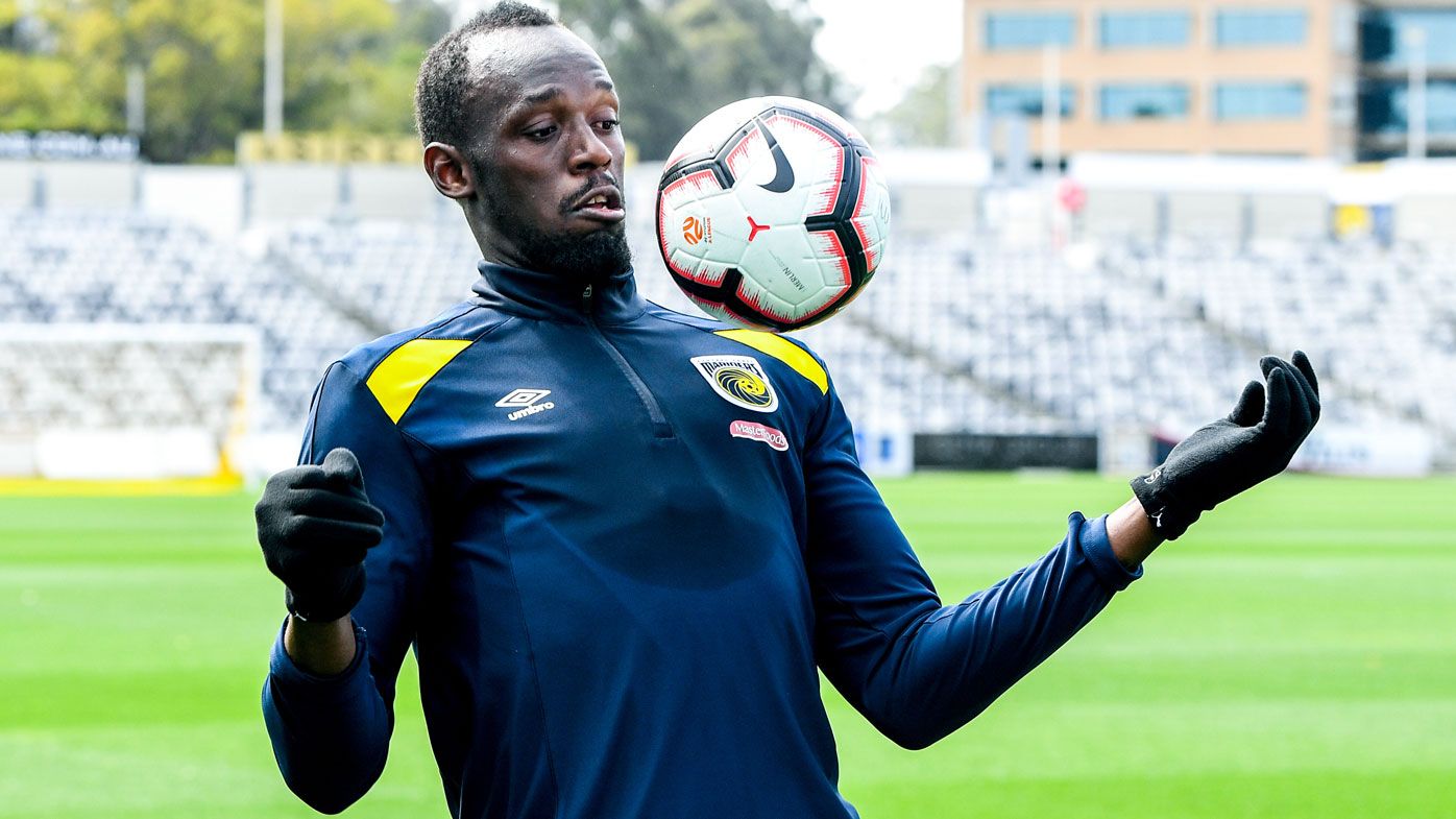 Usain Bolts trains with the Central Coast Mariners