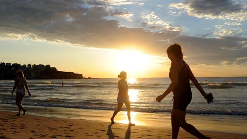 Sydney has just broken a 121-year-old heat record, and it's only day one of the heatwave