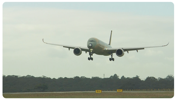New Qantas ultra-long-haul plane lands in Melbourne after historic test flight