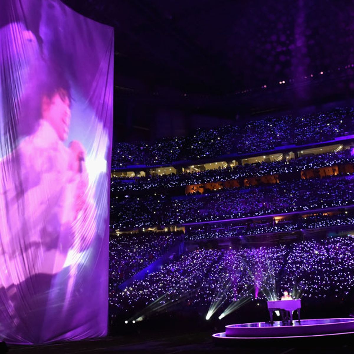 At Super Bowl LII halftime, Justin Timberlake turns Minneapolis purple and  duets with not-technically-a-hologram Prince