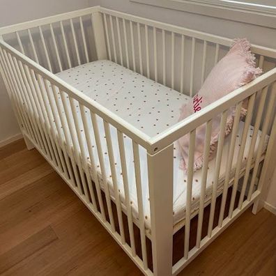 Kristina managed to find a cot in near-new condition. 