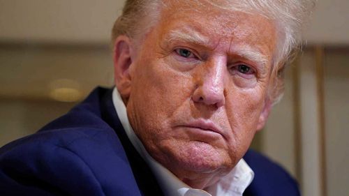 Donald Trump si candida alla presidenza mentre è sotto indagine penale da parte di più giurisdizioni.