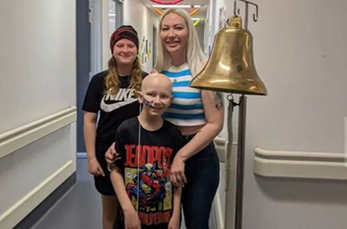 Jade Elston com o filho Levi 