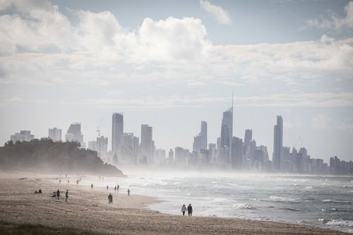 News. QLD Border Opening. AFR. Crowds on the beach on the Gold Coast today. Coronavirus Covid-19. Picture by Paul Harris. Friday 10 July 2020Alt