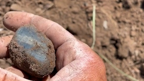 Days earlier Matt Betteridge found a 359 carat sapphire at Rubyvale.