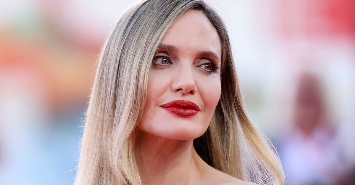 Angelina Jolie shuts down Brad Pitt interview question