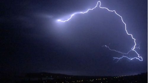 Wild storms sweep through New South Wales and Victoria