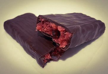 What is weight of a standard single-serve Cherry Ripe chocolate bar?