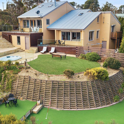 This Blue Mountains home is a golf lover’s dream