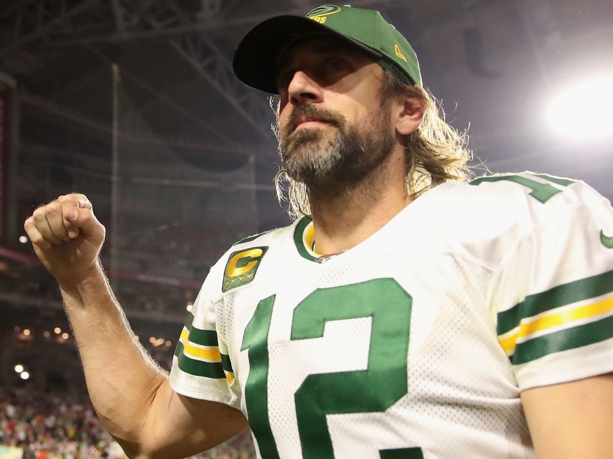 Aaron Rodgers wears shirt revealing who his favorite receiver will