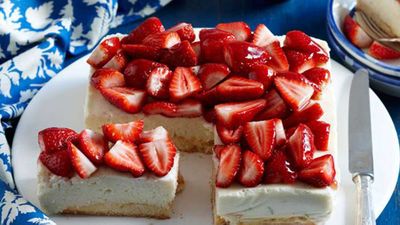 <strong>Ricotta, lime and strawberry cheesecake</strong>