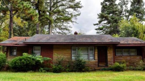 The North Carolina house where Donna Sue Hudgins kept the decomposing body of her elderly mother.