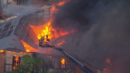 Exclusion zone in place over major  fire in Woolloongabba