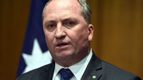 Barnaby Joyce 'ignorant' on asylum seekers: Shorten