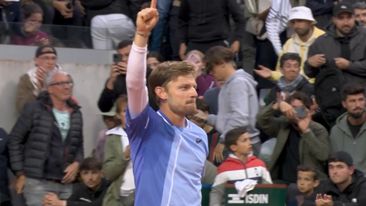 Victorious star stirs up French Open crowd