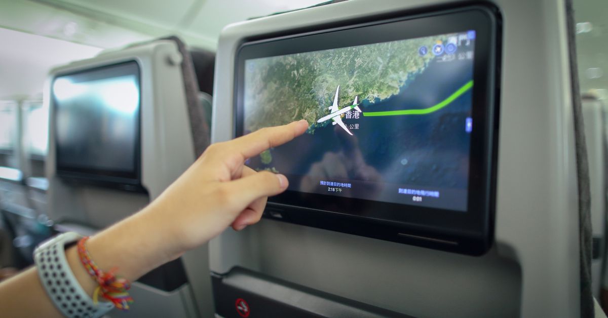 New long-haul flight travel trend 'raw-dogging' could be doing more harm than good