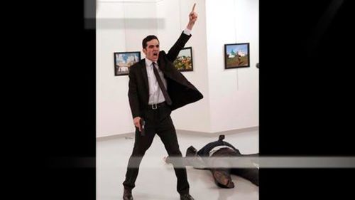 Image of Turkish assassin wins World Press Photo award