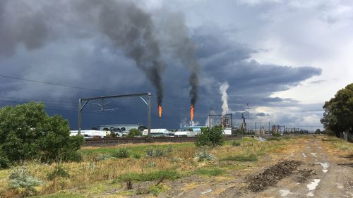 Clouds over Mobil's Altona refinery. (9NEWS/ Andrew Lund)