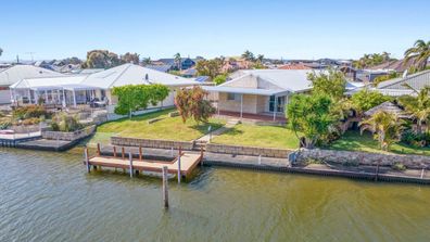 ﻿49 Tanderra Place waterfront WA family house home Domain