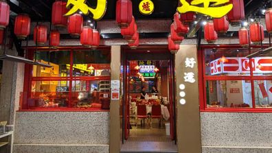 Restaurants are very quiet at lunchtime in Dixon Street, Chinatown