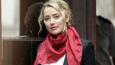 Amber Heard chega aos Tribunais de Justiça Reais, The Strand, em 24 de julho de 2020 em Londres, Inglaterra