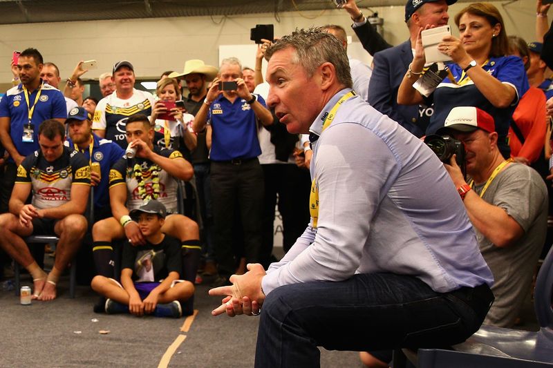 Paul Green speaks to his Cowboys after winning the 2015 grand final.