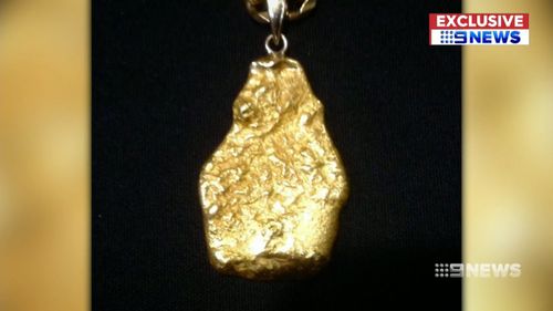 A gold nugget has been stolen by a man posing as a Gumtree buyer from a Perth home.
