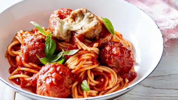 Julie Goodwin's cheese stuffed meatballs_recipe