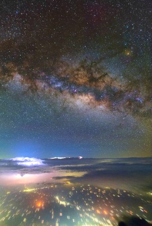 A photo of the Milky Way snapped by Swiss Air pilot Ralf Rohner as his Boeing 777-300 ER cruises high above northern India.