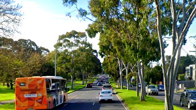 Victoria: Springvale Road in Glen Waverley