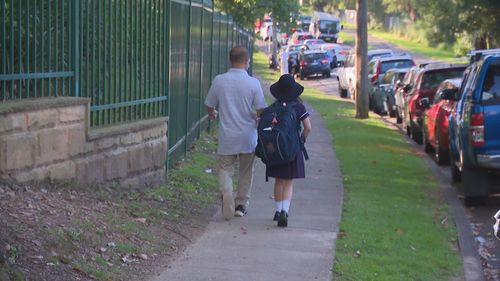 Les zones scolaires de NSW reviennent en force alors que les élèves retournent dans les salles de classe.