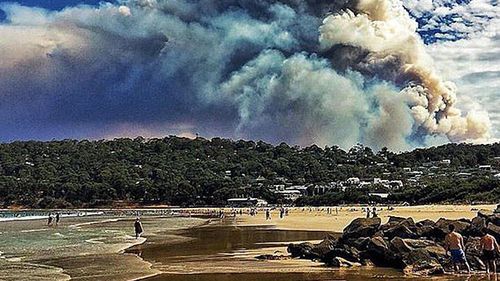 Victoria bushfires: Falls Festival organisers to make decision this afternoon following blaze