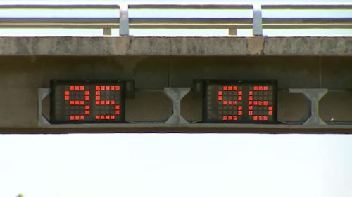 Speed advisory signs are under fire from Victoria's Road Safety Camera Commissioner. (9NEWS)