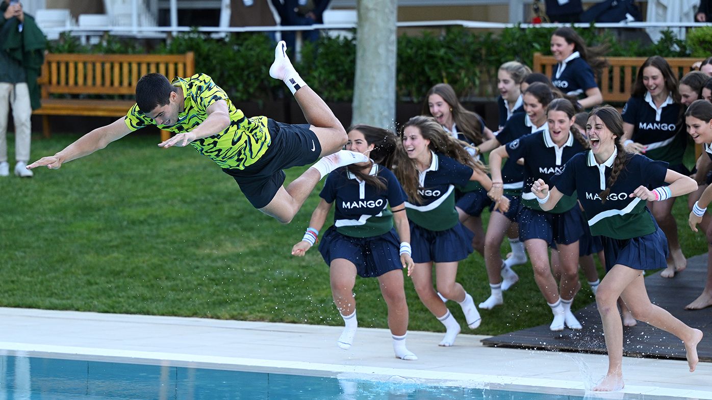 Carlos Alcaraz celebrates his victory at the Barcelona Open.