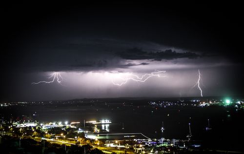 The storm strikes the Gold Coast. (9NEWS)