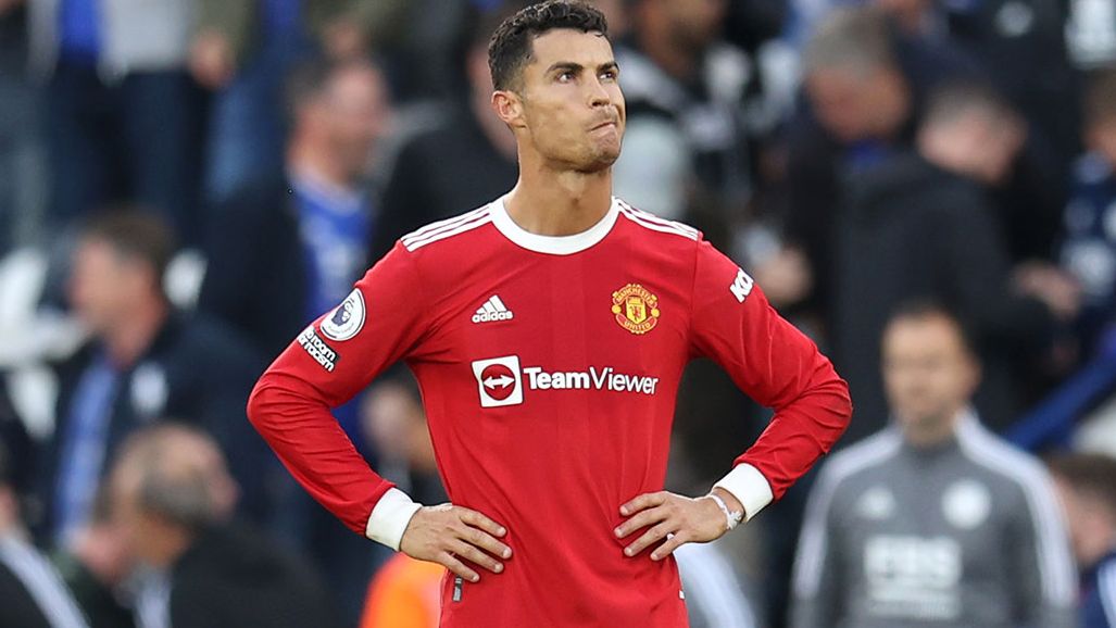 Cristiano Ronaldo of Manchester United reacts during the Premier League match between Leicester City and Manchester United 
