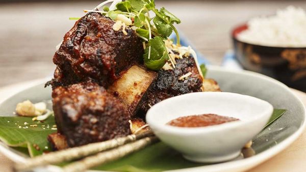 Macadamia sticky beef ribs