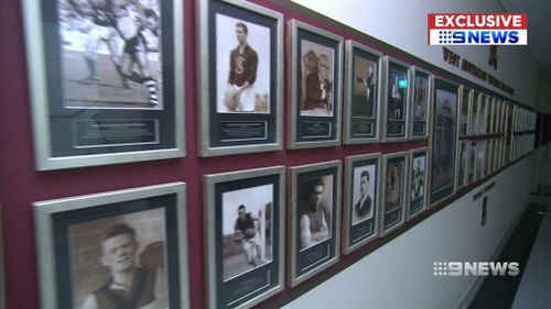 Families of Western Australian football legends will get first crack at their personalised memorabilia. (9NEWS)