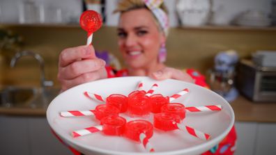 Jane de Graaff makes easy homemade lollipops