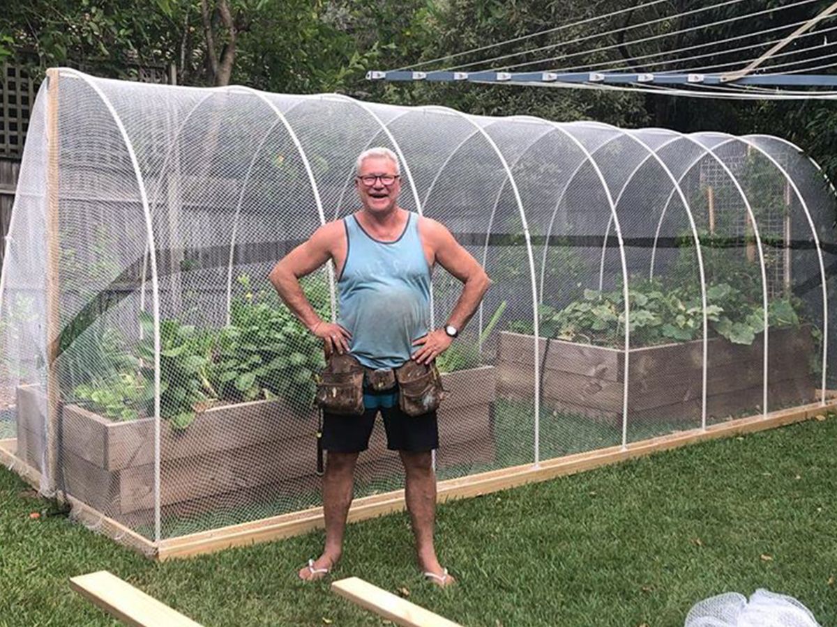 How to build a cover greenhouse: Scott Cam shares his tips