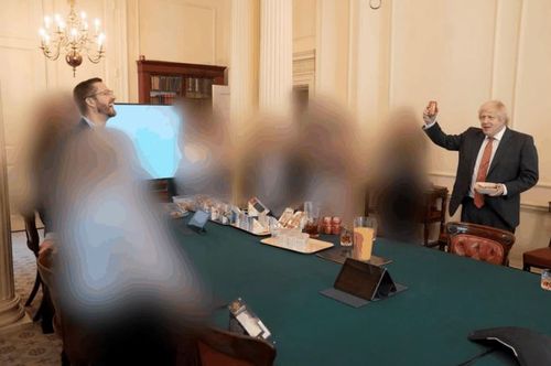 19 iunie 2020;  S-au adunat în Camera Cabinetului de pe strada Downing 10, de ziua primului ministru
