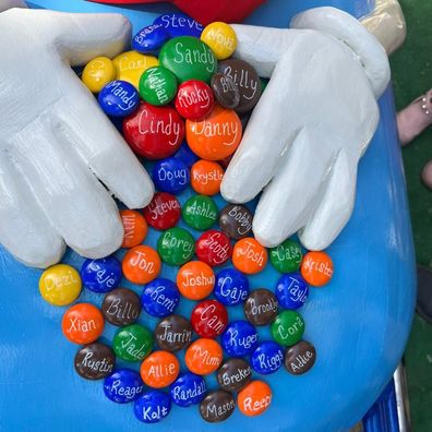 Names engraved on the M&M casket.