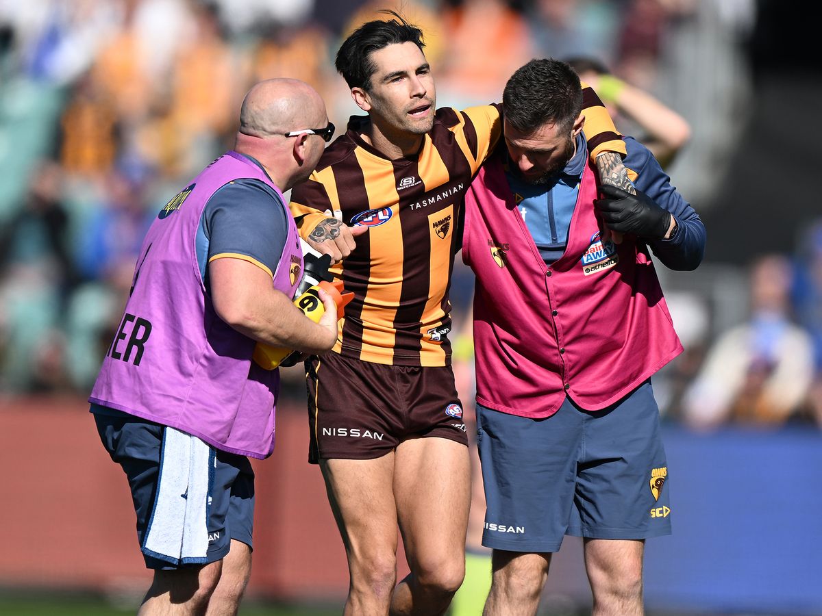 The Suns leave the field after a win during the 2023 AFL Round 12 News  Photo - Getty Images