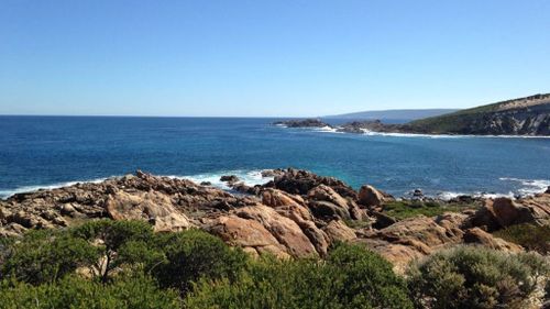 Search underway for missing cliff diver off south-west Western Australian coast