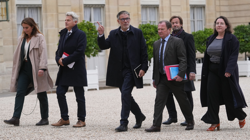 Eski Başbakan Gabriel Attal, Elysee Sarayı'nda Macron ile bir toplantıya katılıyor.