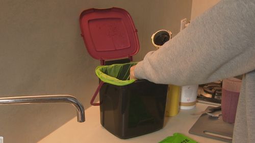 There are fresh calls to have food scrap bins in all Australian households.