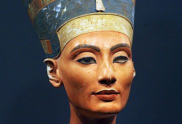 Nefertiti was "great royal wife" to Akhenaten during which era in Egyptian history?