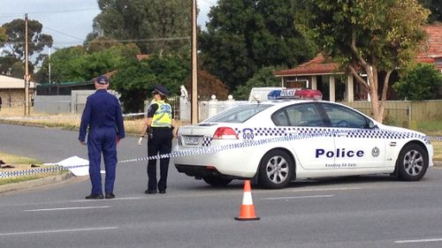 Motorist finds man's body in gutter in suburban Adelaide